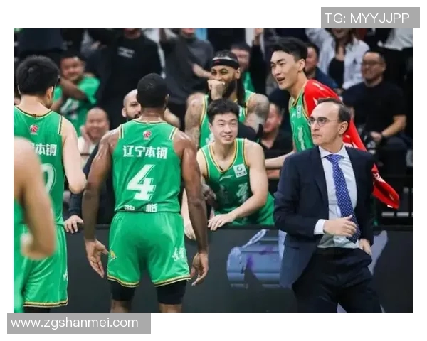 火箭队与勇士队激战正酣5月20日精彩对决引发球迷热议